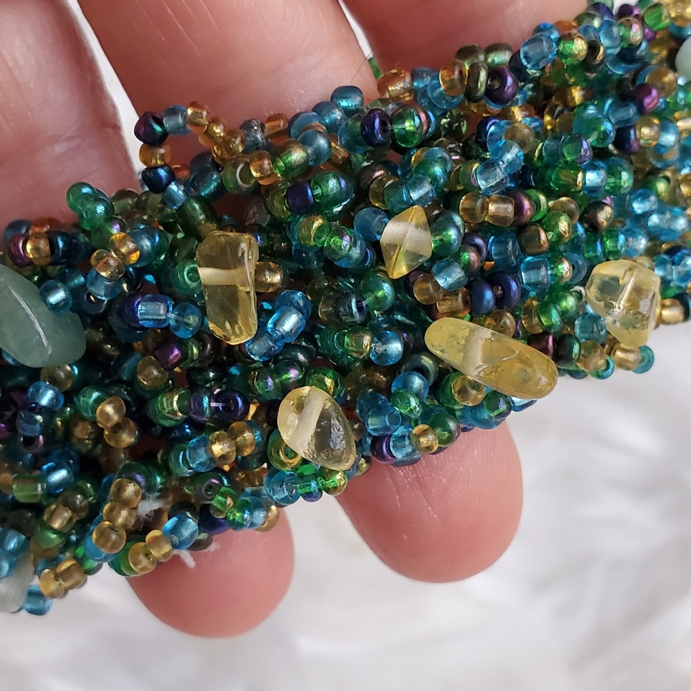 Green elasticated bracelets - Picture 4 of 5